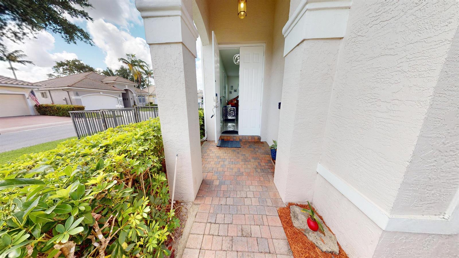 8586 White Cay, West Palm Beach FL 33411 photo 2