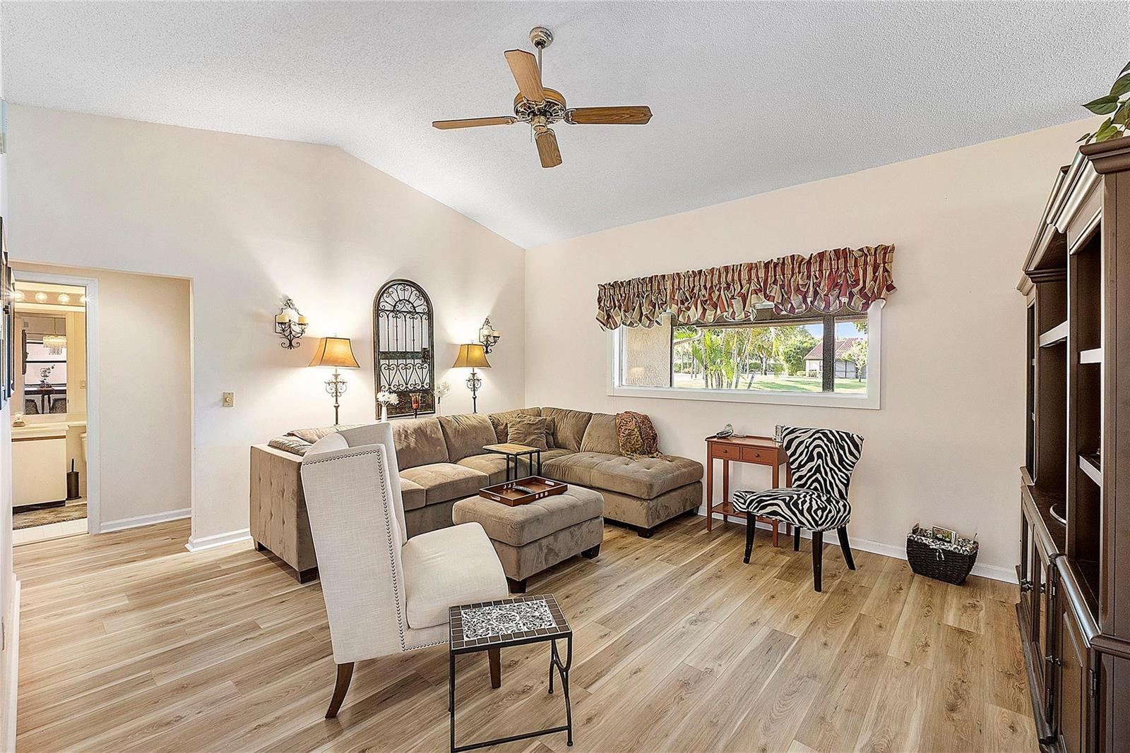 31 Columbia Court, Deerfield Beach FL 33442 photo 3