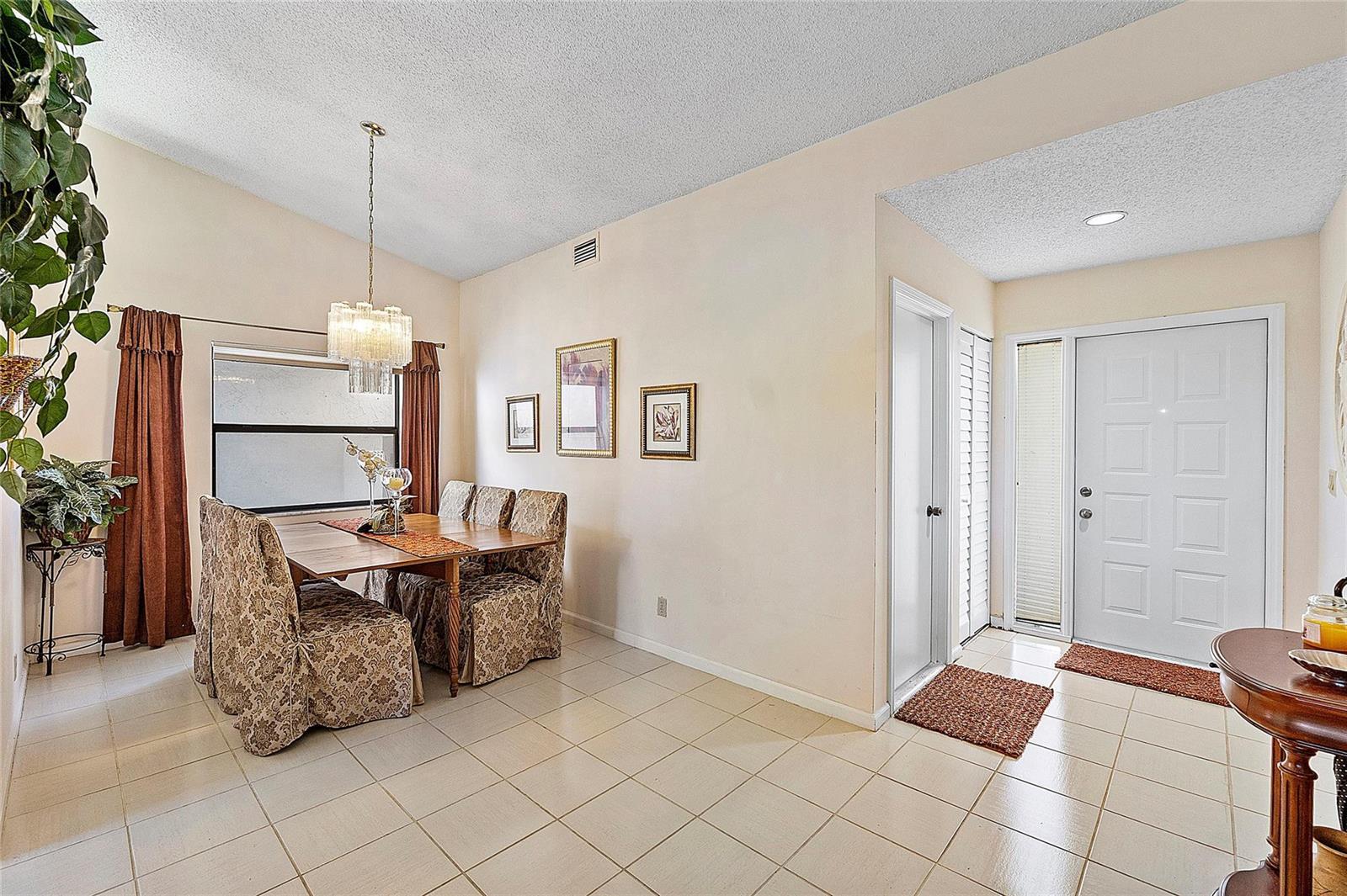 31 Columbia Court, Deerfield Beach FL 33442 photo 4