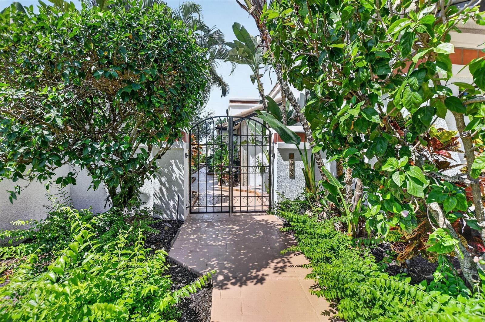 6502 Via Benita, Boca Raton FL 33433 photo 2