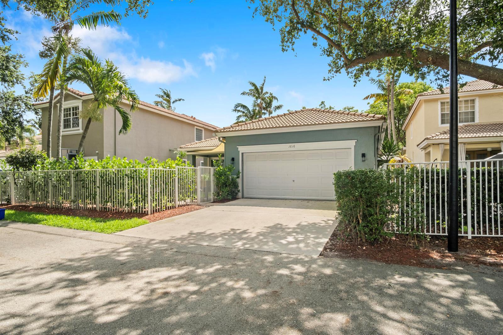 1616 Fenton Drive, Delray Beach FL 33445 photo 2