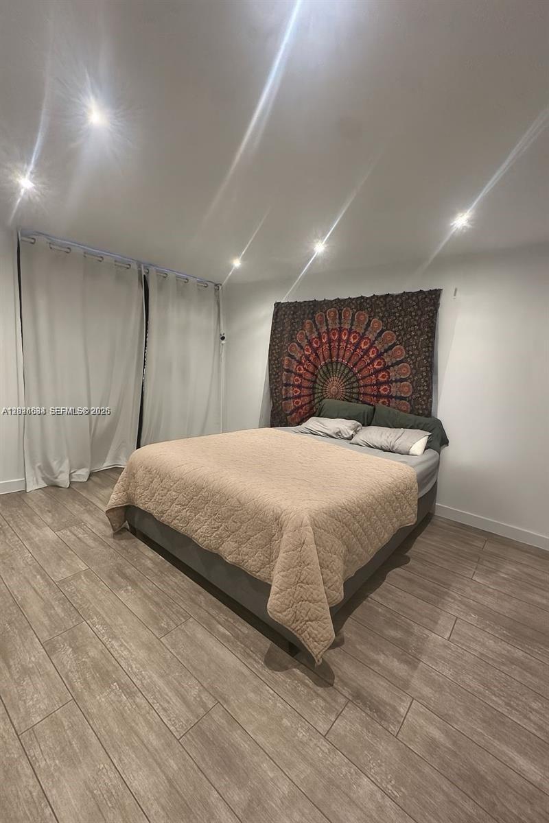 221 Meridian Ave # 309, Miami Beach FL 33139 photo 2