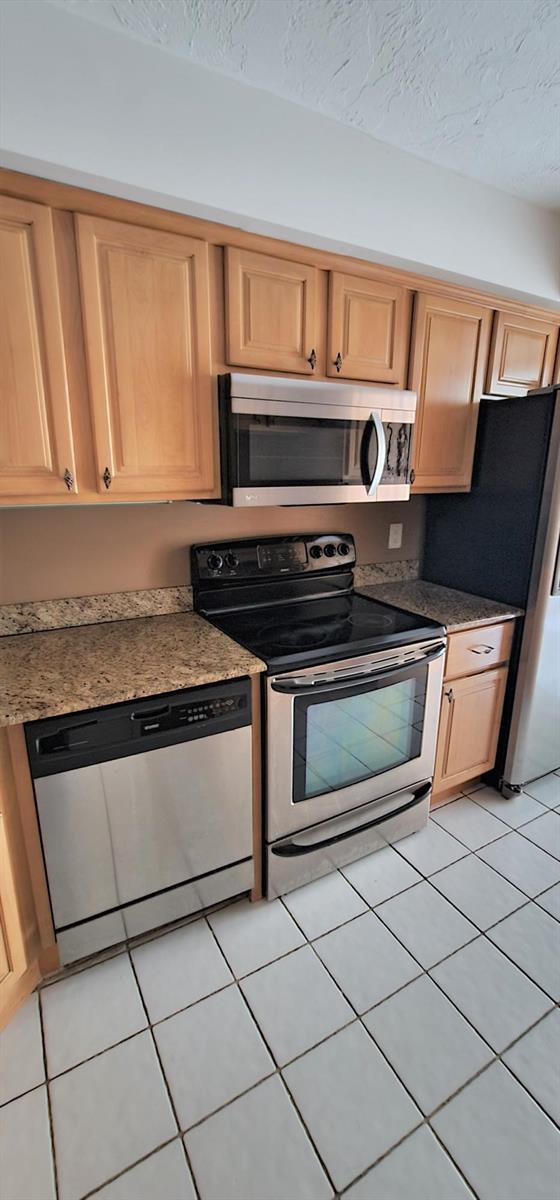 2425 Presidential Way # 402, West Palm Beach FL 33401 photo 4