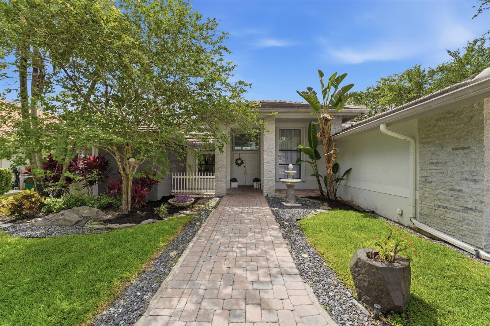 4911 NW 96th Drive, Coral Springs FL 33076 photo 4