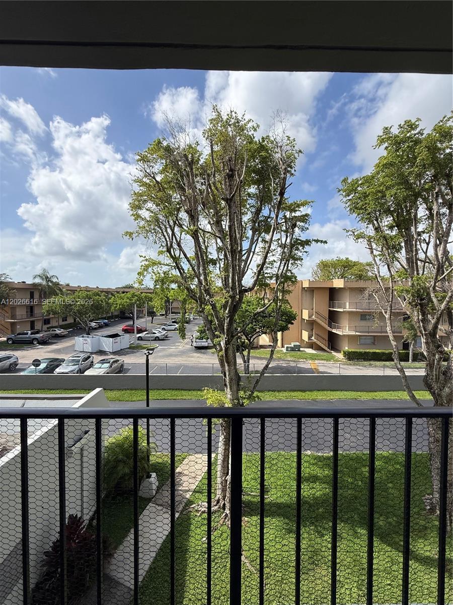 10431 N Kendall Dr # D306, Miami FL 33176