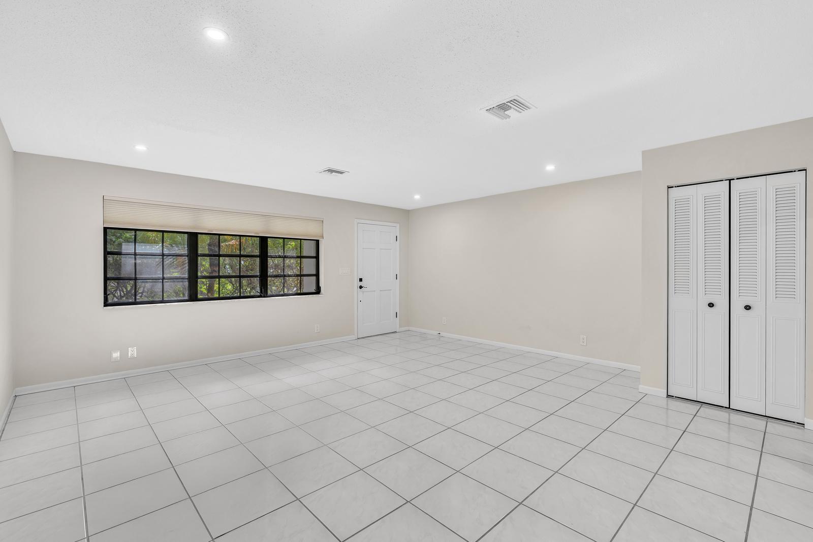 321 SW 30th Terrace, Deerfield Beach FL 33442 photo 5
