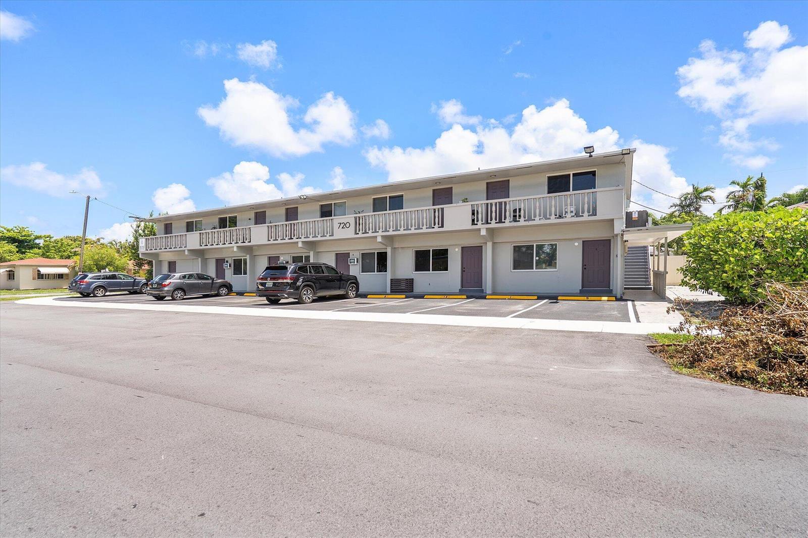 720 NE 7th Street # 9, Hallandale Beach FL 33009 photo 3