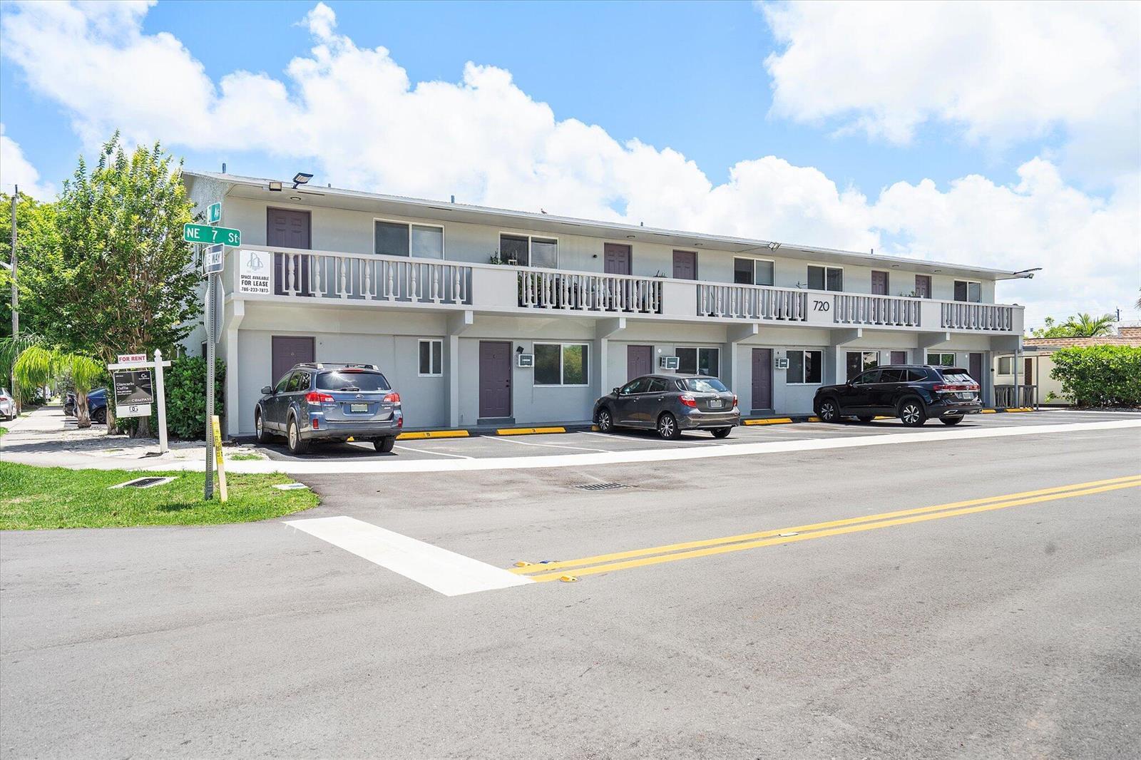 720 NE 7th Street # 9, Hallandale Beach FL 33009