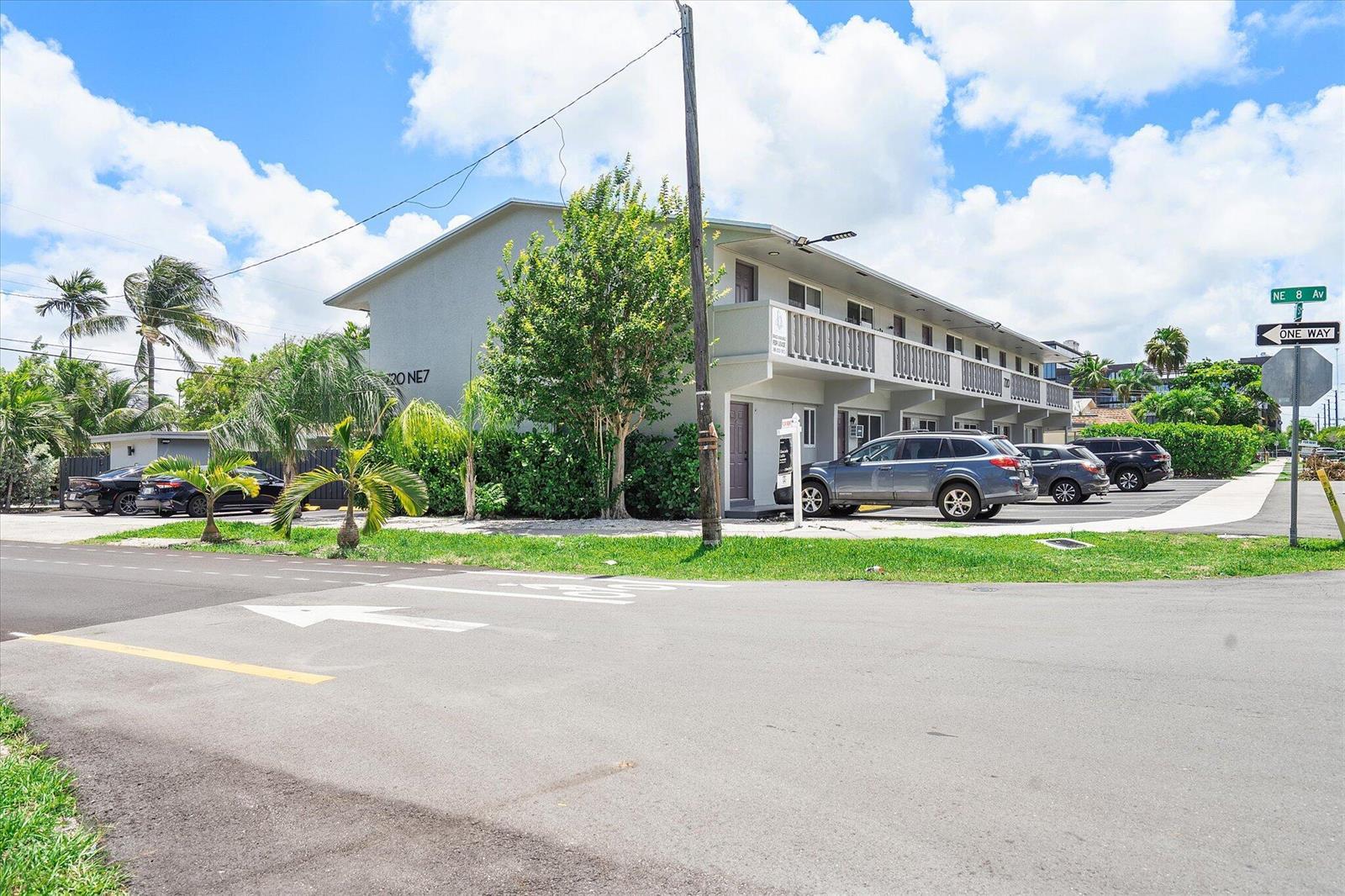 720 NE 7th Street # 9, Hallandale Beach FL 33009 photo 4