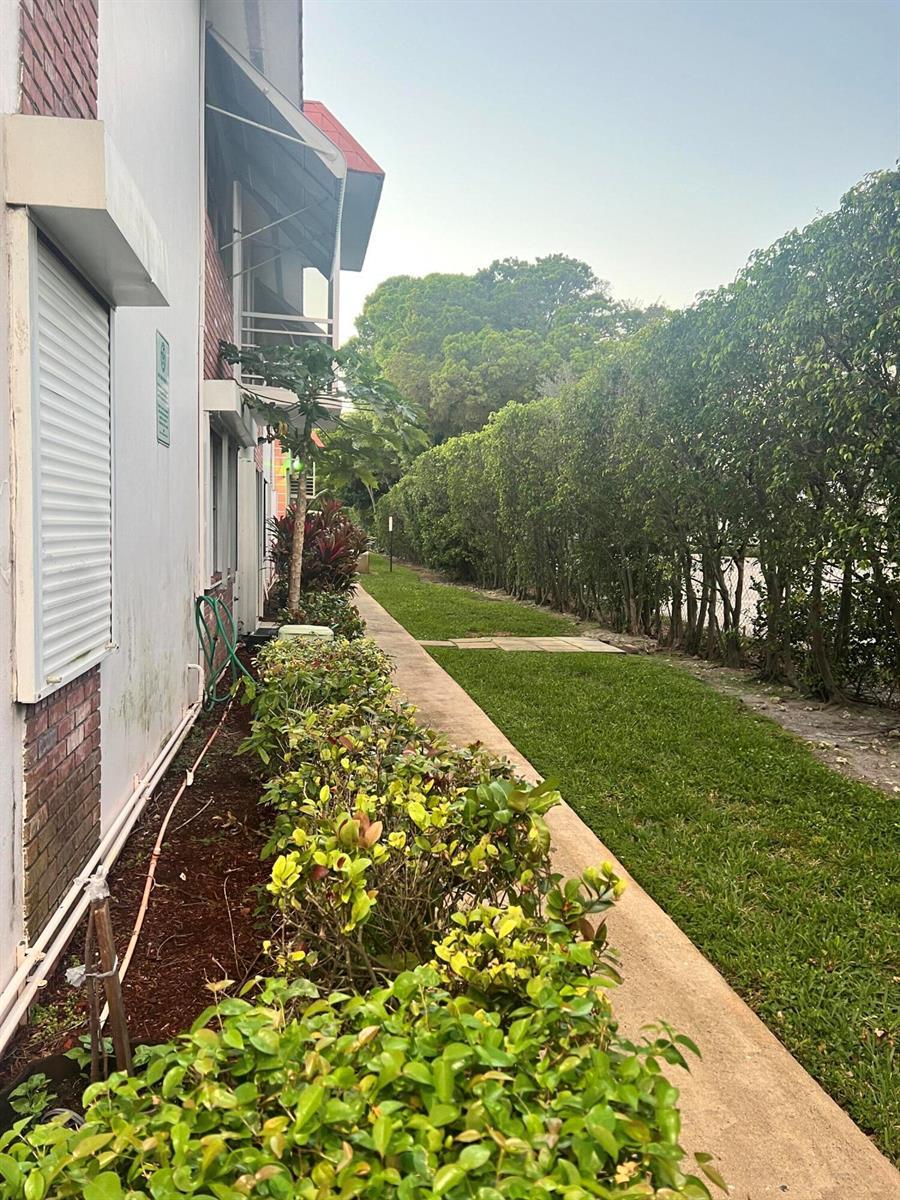 3550 NW 8th Avenue # 404, Pompano Beach FL 33064 photo 4