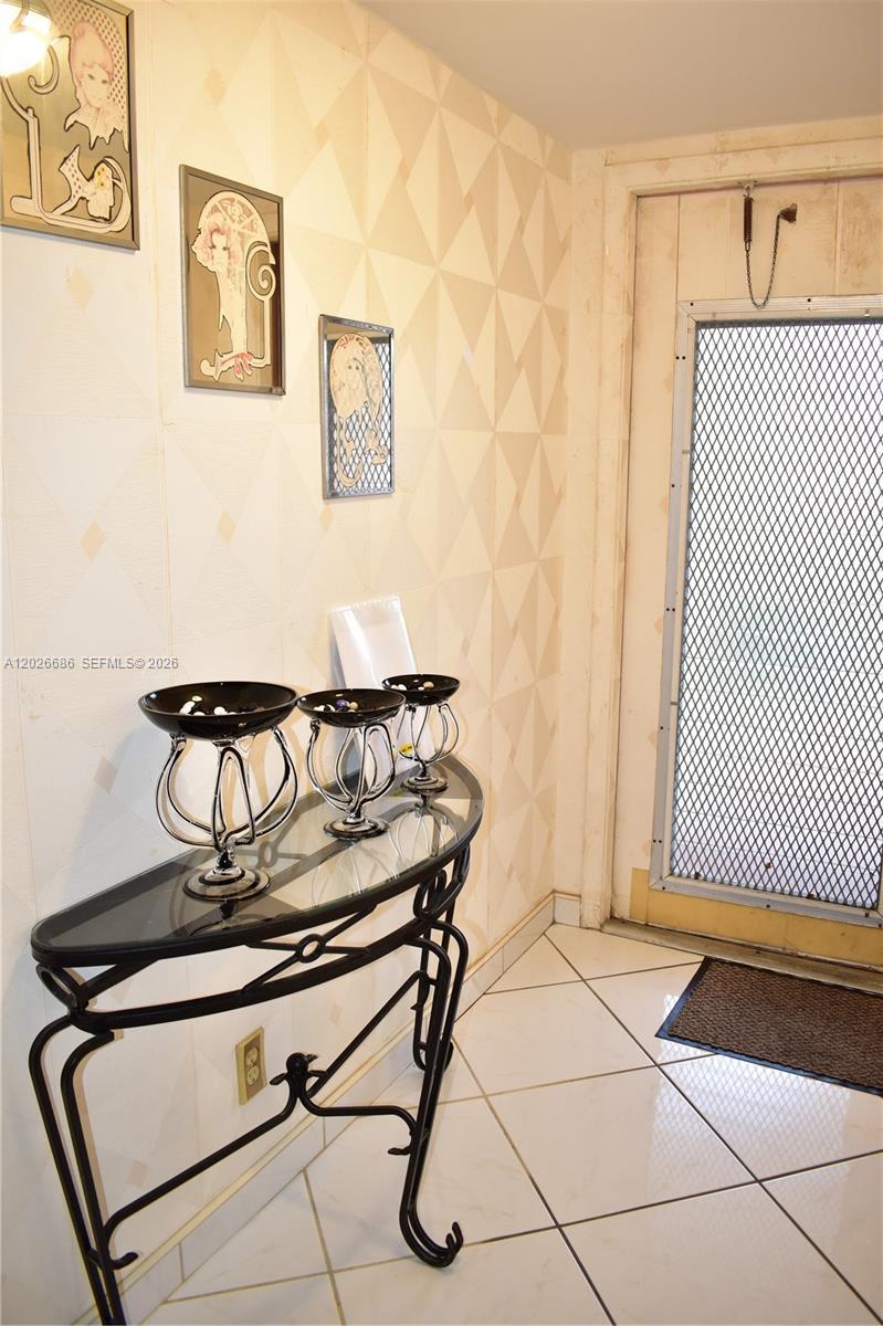 9461 Sunrise Lakes Blvd # 103, Sunrise FL 33322 photo 3