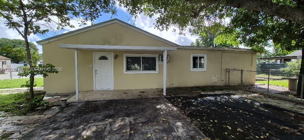 610 E 6th Pl, Hialeah FL 33010 photo 4