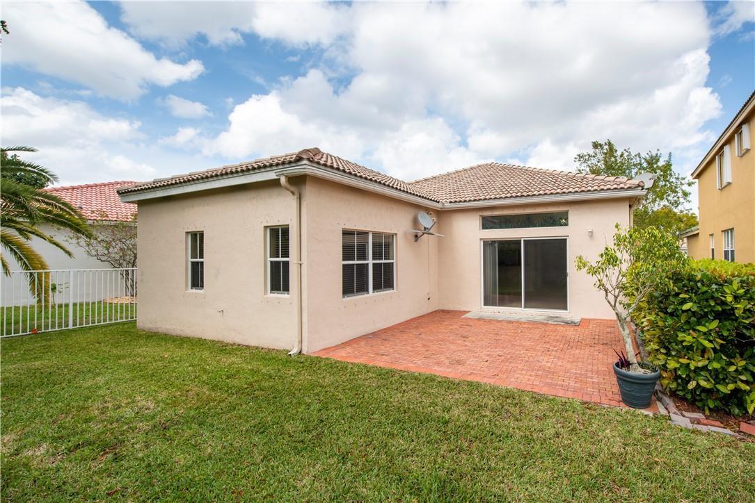 4015 Palm Place, Weston FL 33331 photo 2