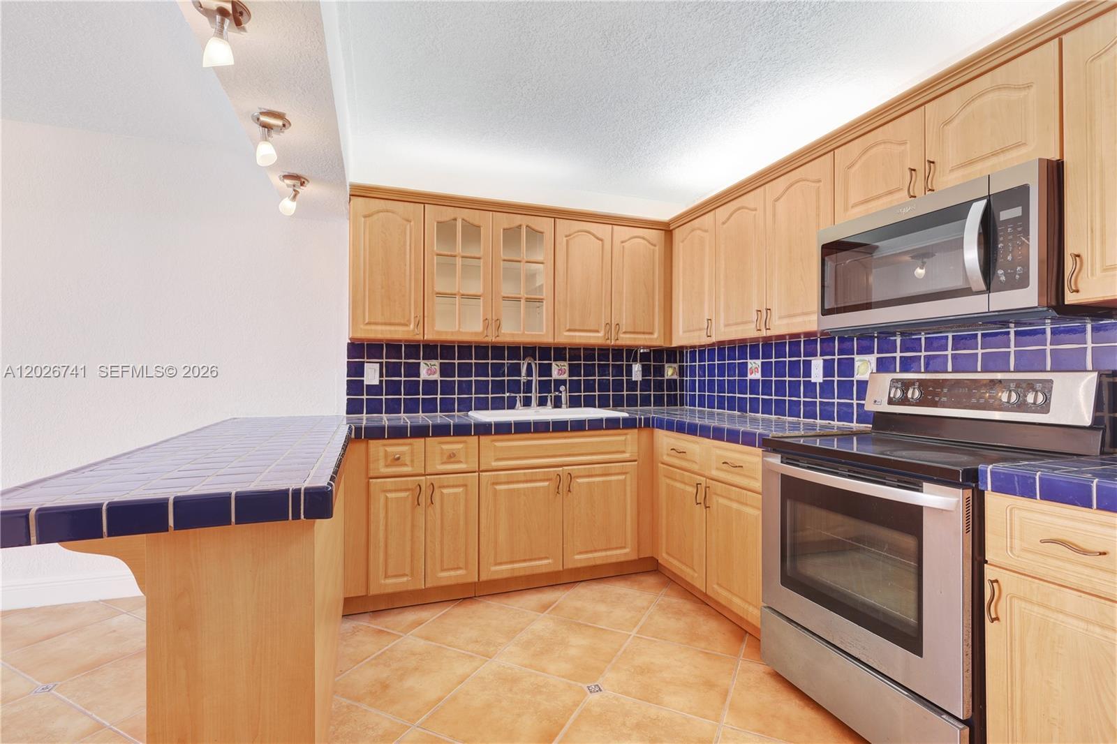6801 Indian Creek Dr # 602, Miami Beach FL 33141 photo 4