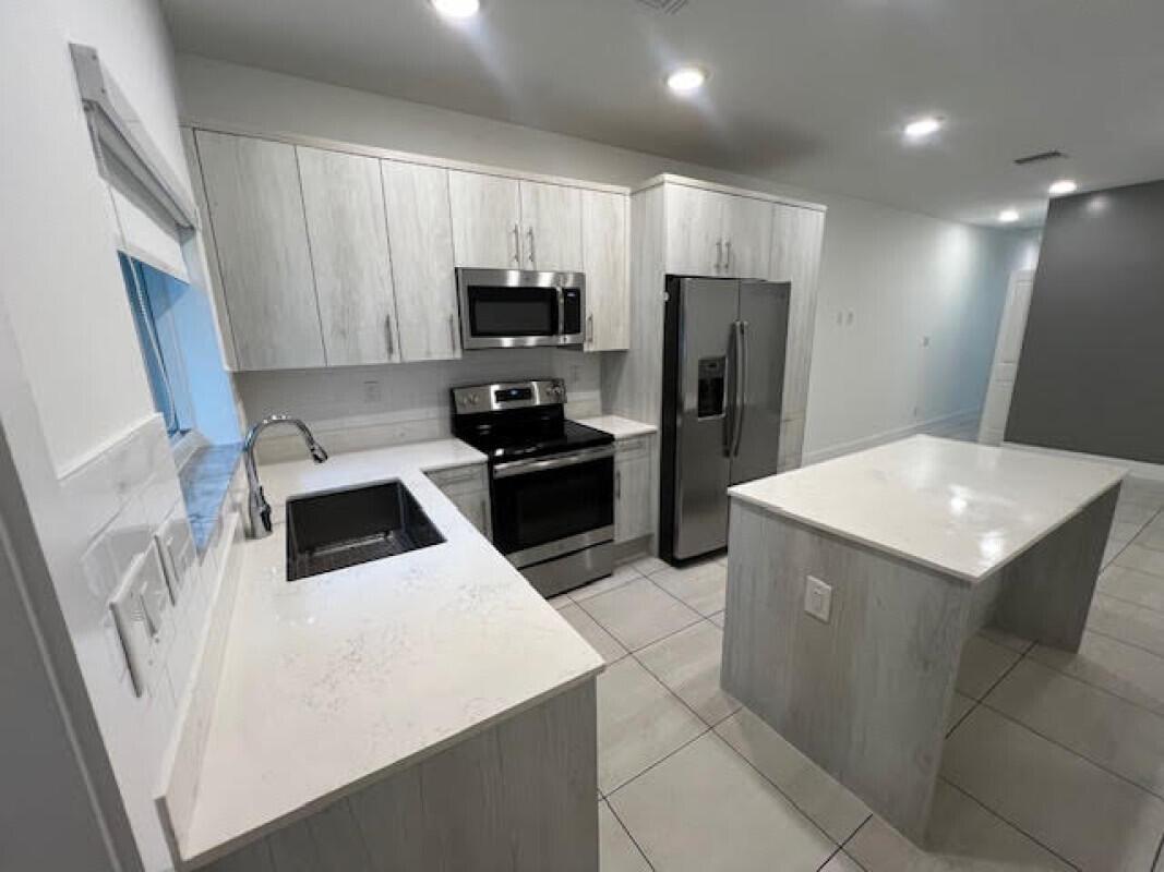 3884 Melaleuca Lane # 210, FL 33461 photo 2