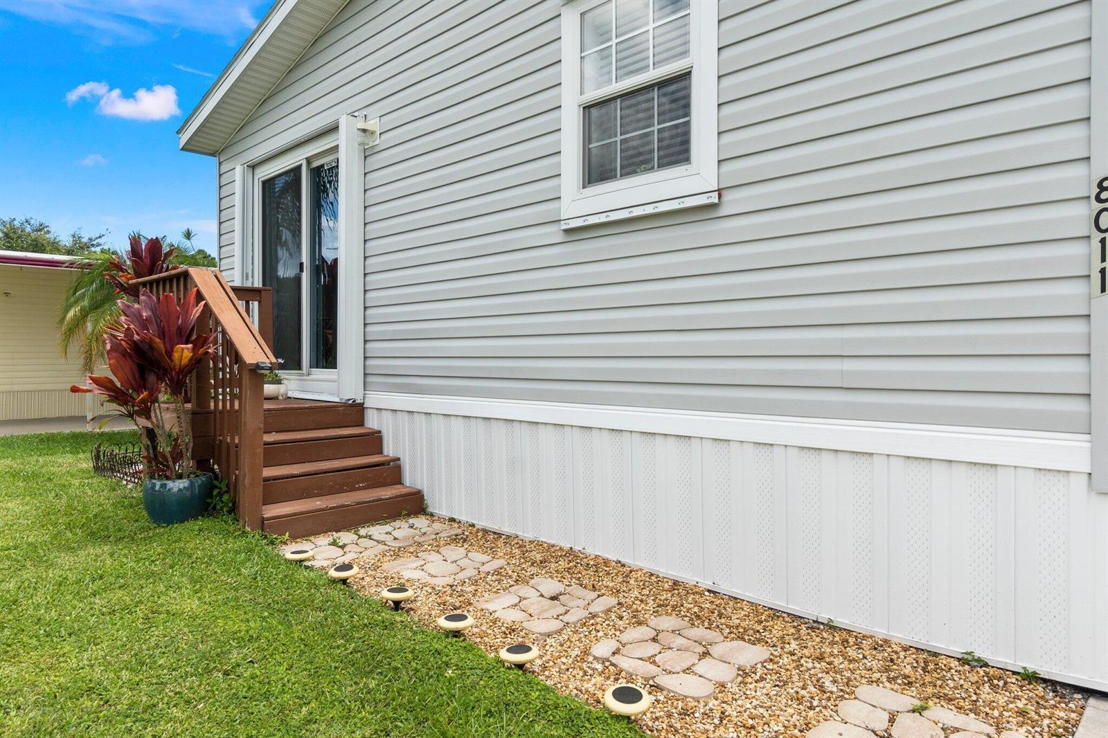 8011 SE Skylark Avenue, Hobe Sound FL 33455 photo 4