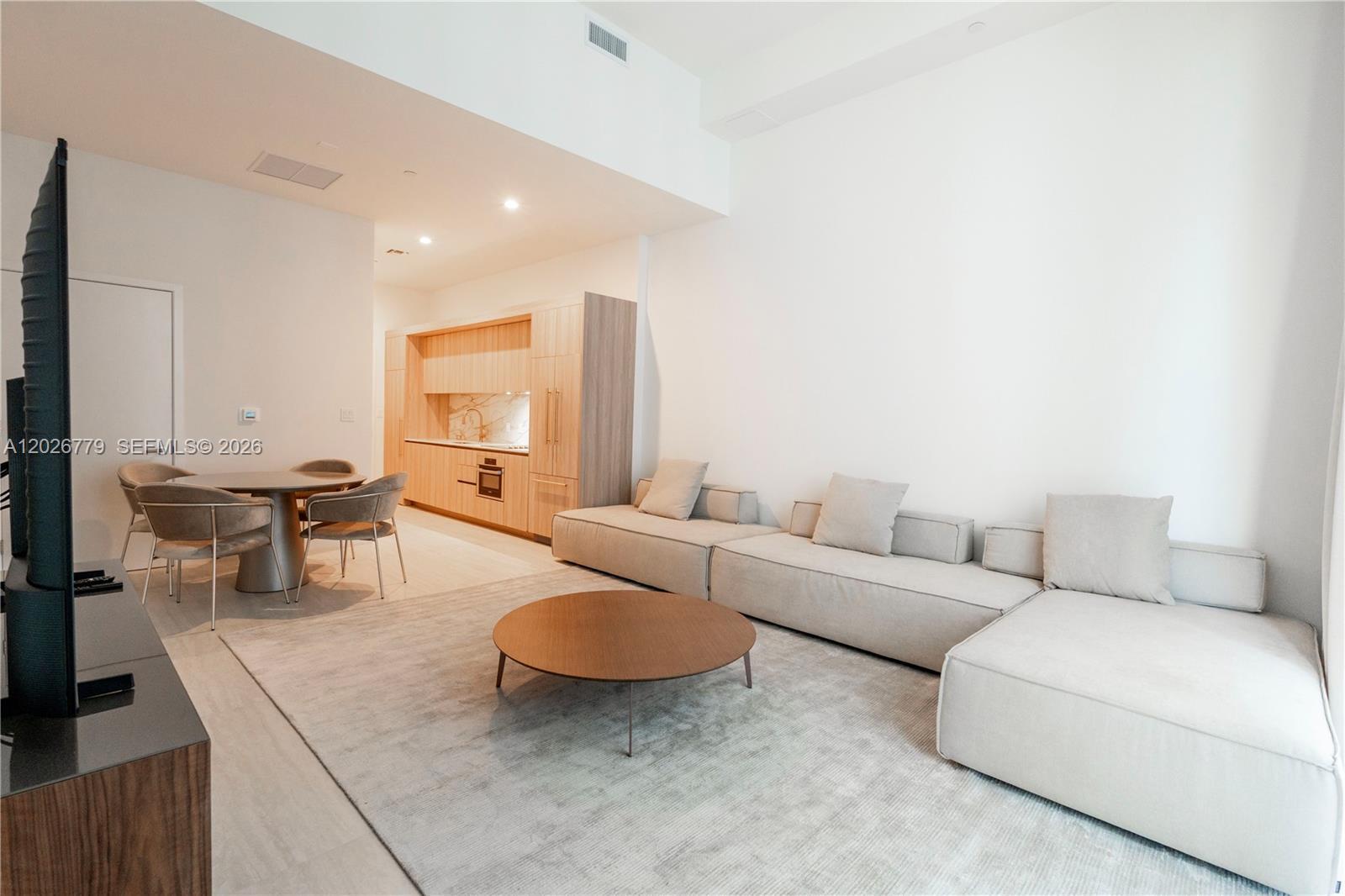 77 SE 5th St # 407, Miami FL 33131 photo 4