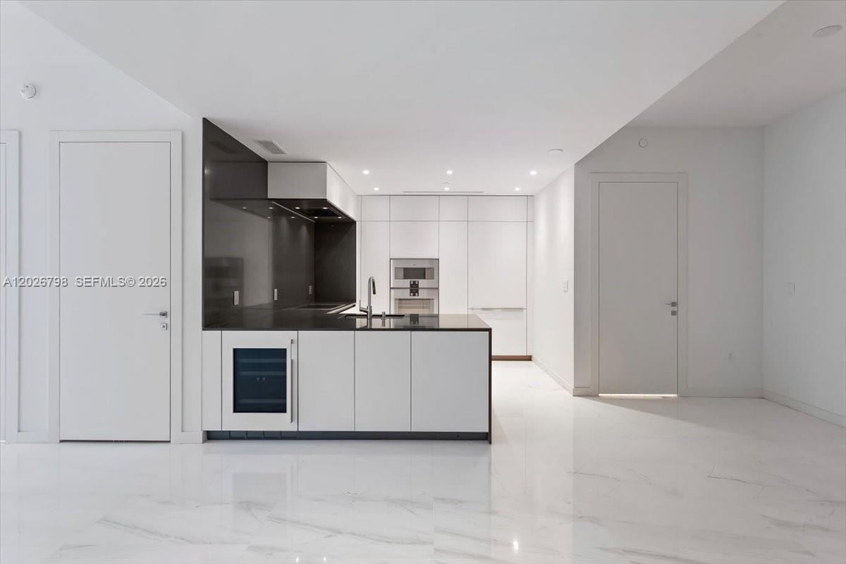 300 Biscayne Blvd Way # 4609, Miami FL 33131 photo 3