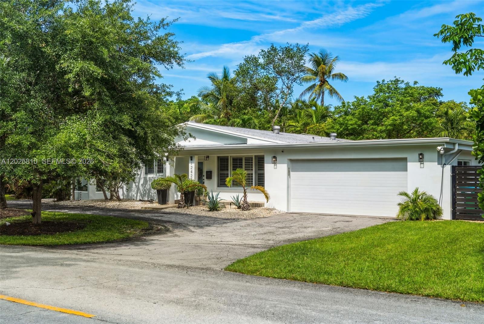 12420 SW 69th Ave, Pinecrest FL 33156 photo 2