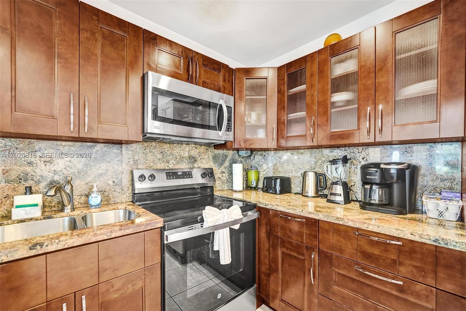 712 SW 7th terr, Hallandale Beach FL 33009 photo 5