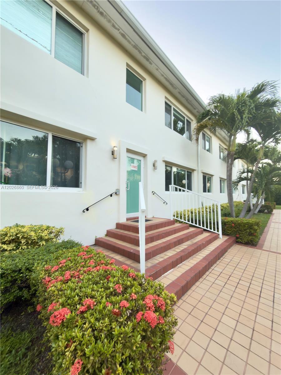 1043 94th St # 4, Bay Harbor Islands FL 33154