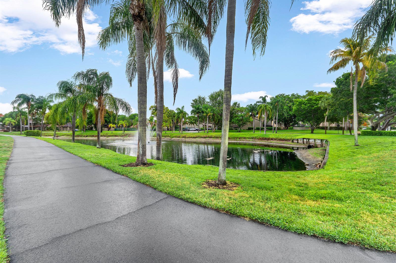 11122 Curry Drive, Palm Beach Gardens FL 33418 photo 2