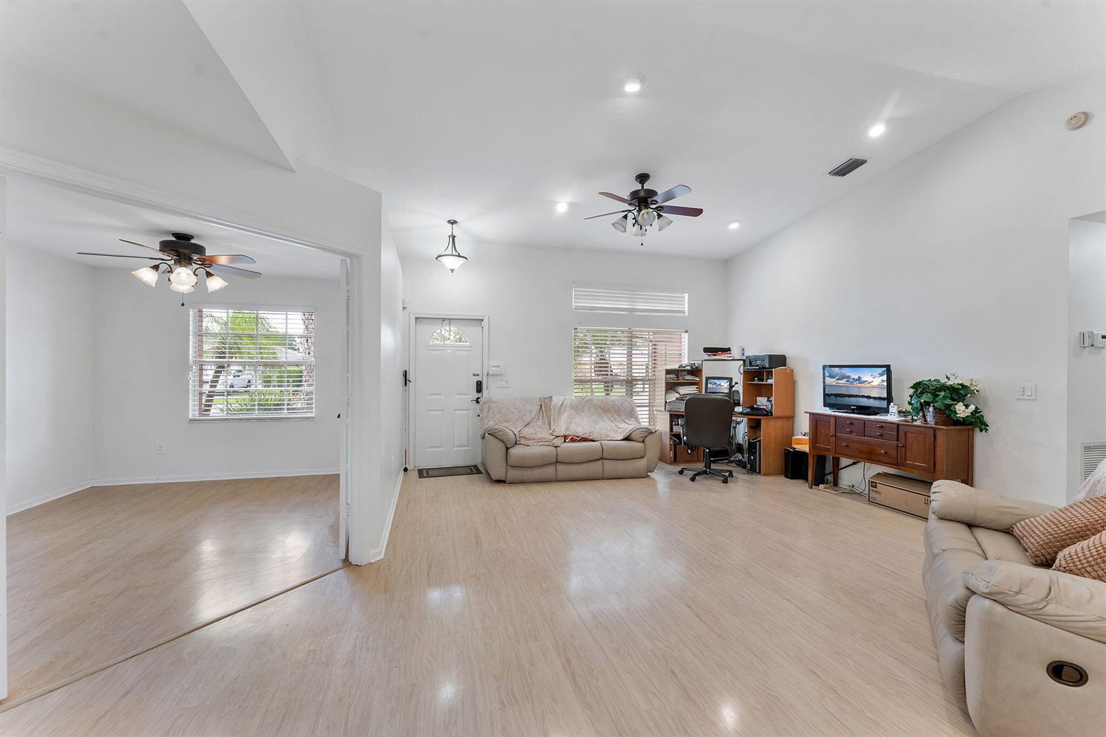 112 Laurel Way, Royal Palm Beach FL 33411 photo 4