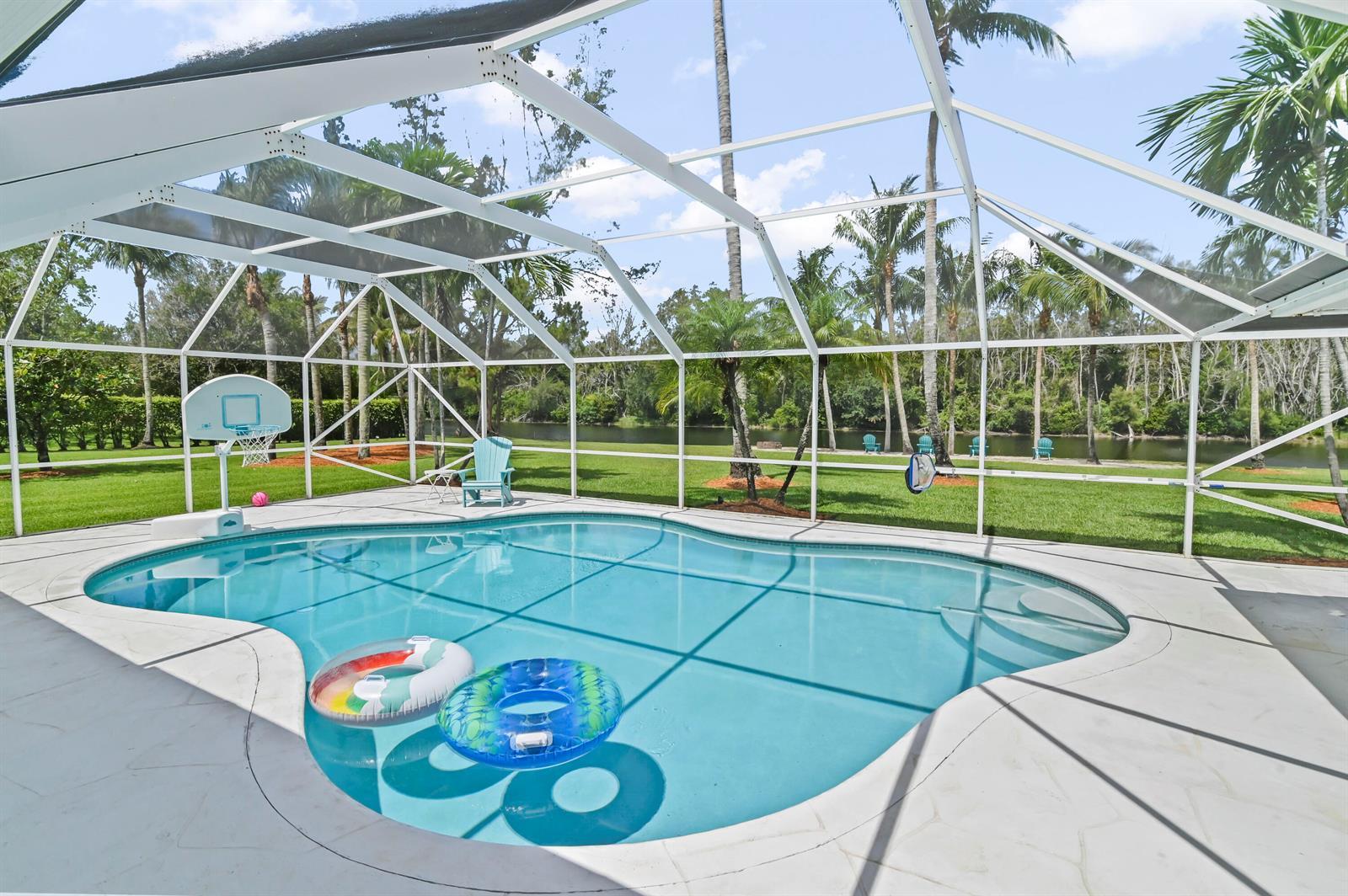5637 Lago Del Sol Drive, Lake Worth FL 33449 photo 2