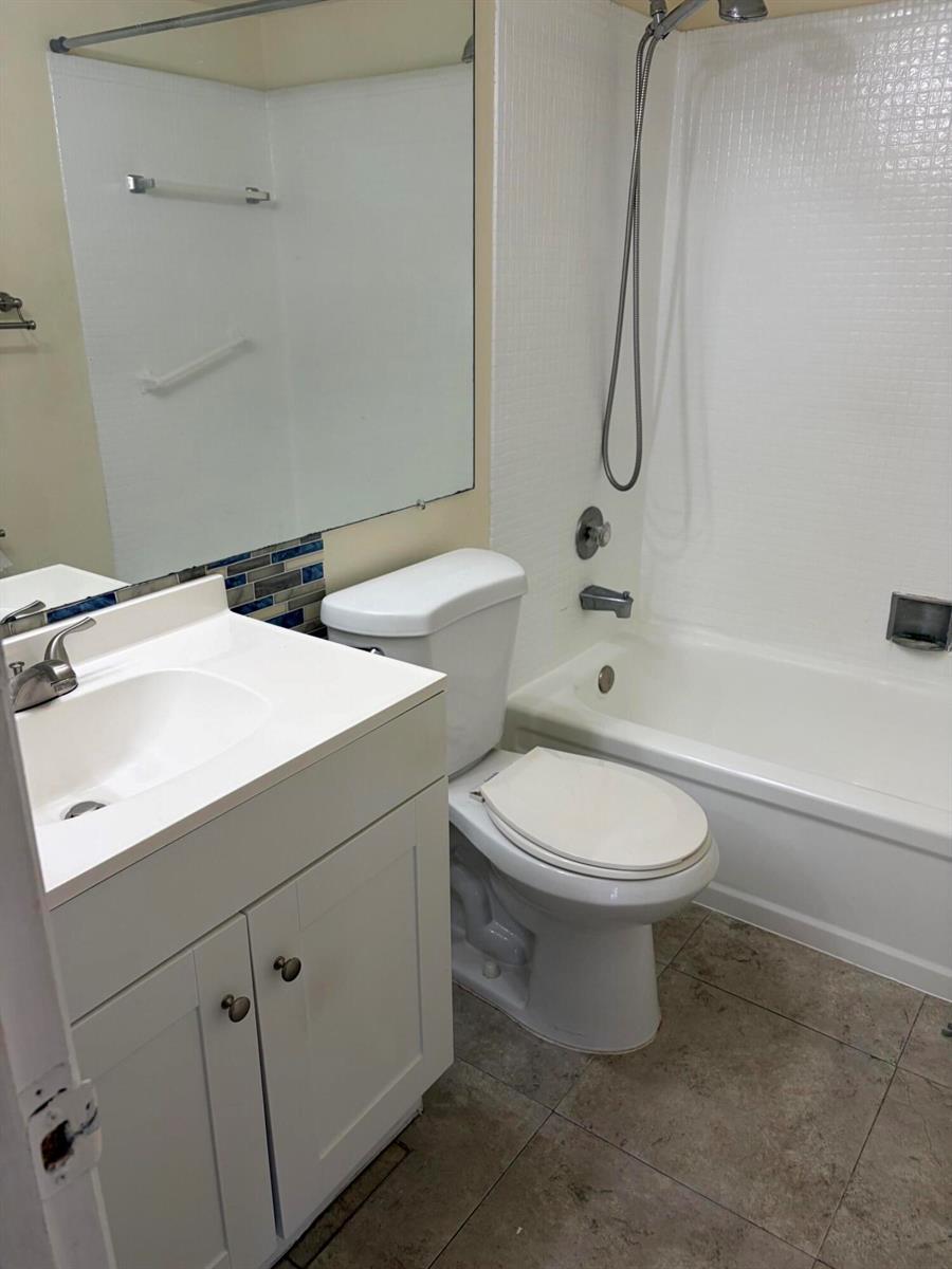 220 Berkshire K # 220, West Palm Beach FL 33417 photo 5