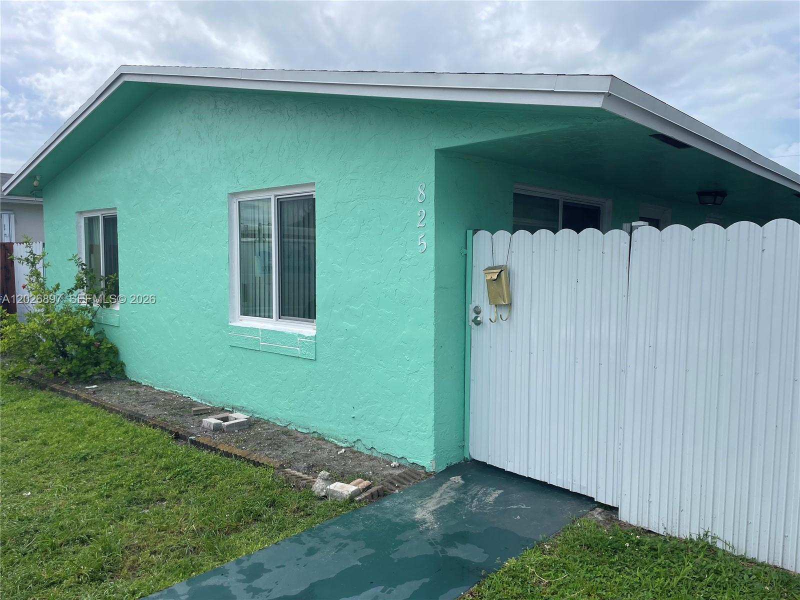 825 SW 9th St # 1, Hallandale Beach FL 33009