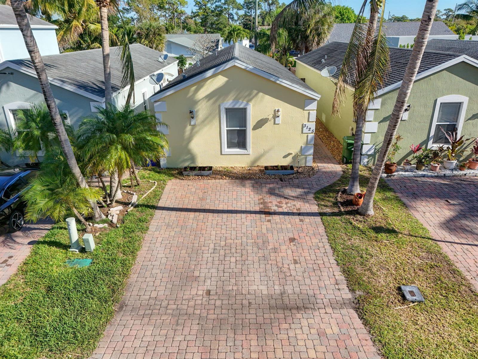 3125 Shelby Way, Palm Springs FL 33461 photo 2