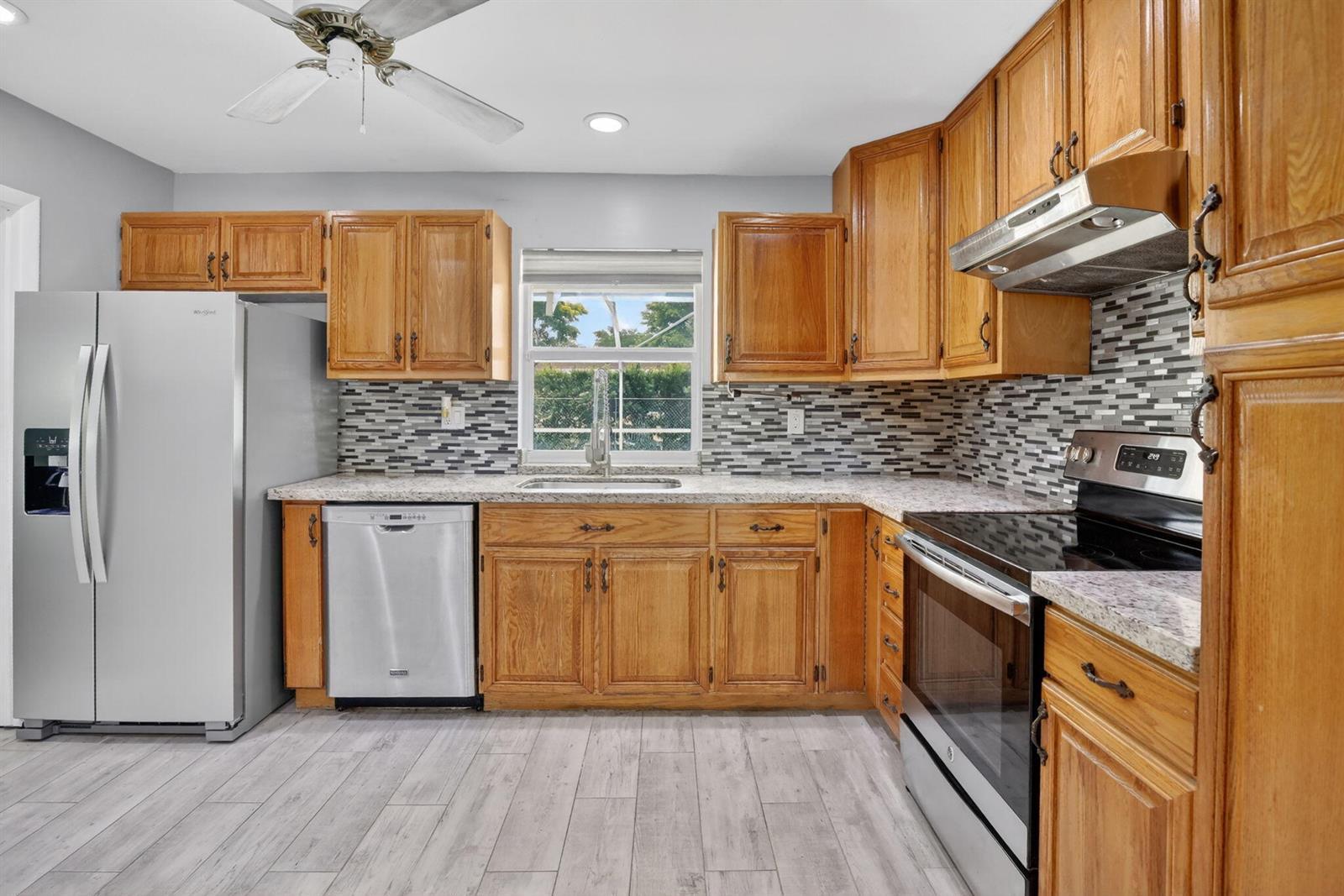 1761 NW 107th Avenue, Pembroke Pines FL 33026 photo 4
