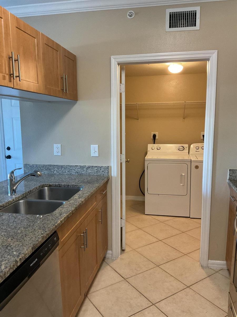 6410 Emerald Dunes 202 Drive # 202, West Palm Beach FL 33411 photo 2