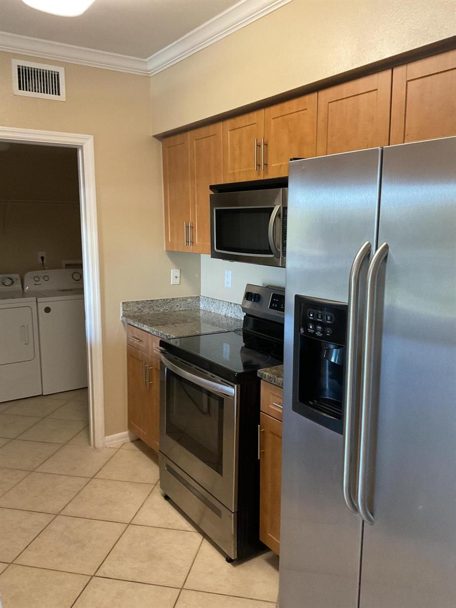 6410 Emerald Dunes 202 Drive # 202, West Palm Beach FL 33411 photo 3