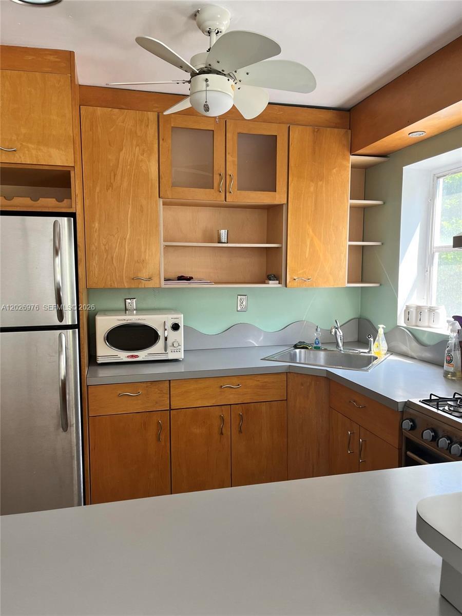 240 Collins Ave # 2B, Miami Beach FL 33139 photo 2