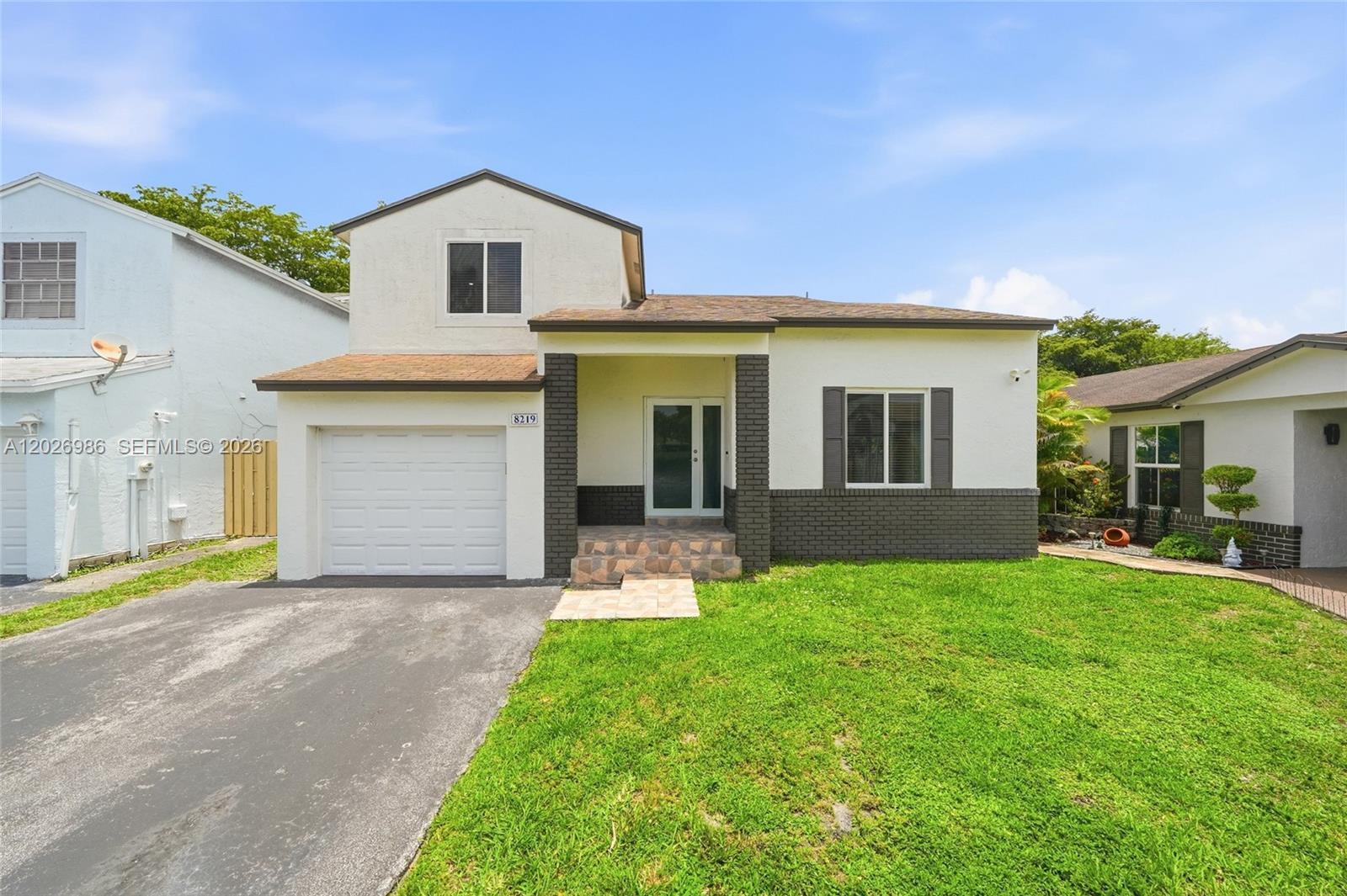 8219 NW 192nd Ter, Hialeah FL 33015