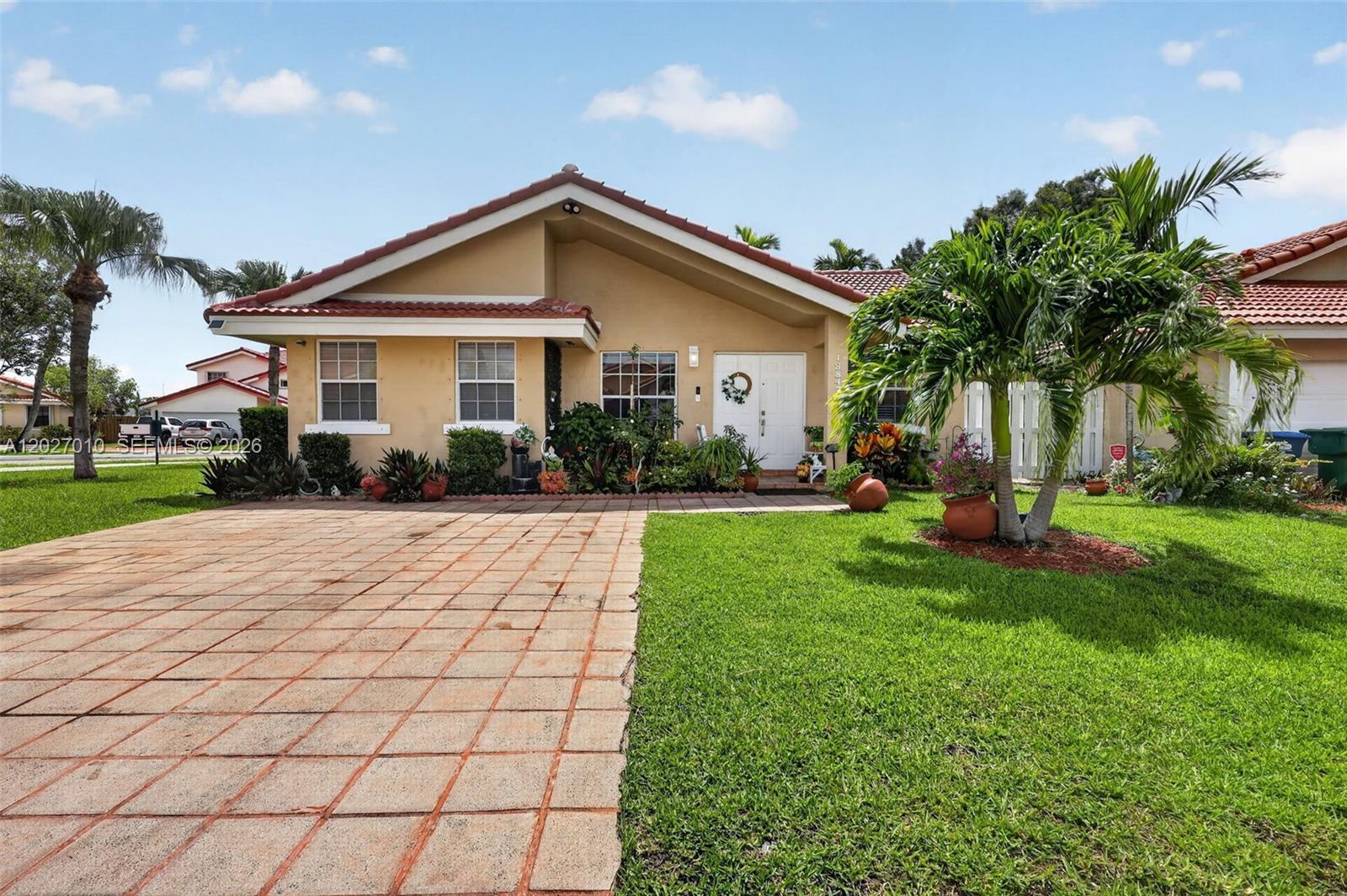18847 NW 83rd Pl, Hialeah FL 33015 photo 3
