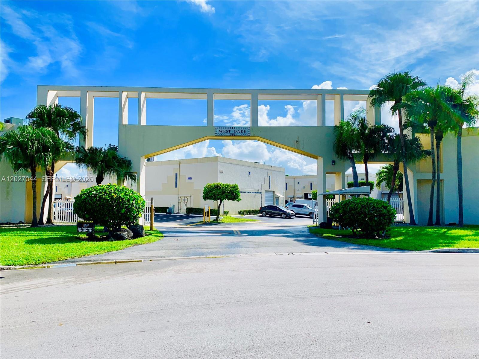 10421 NW 28 ST # 104, FL 33172