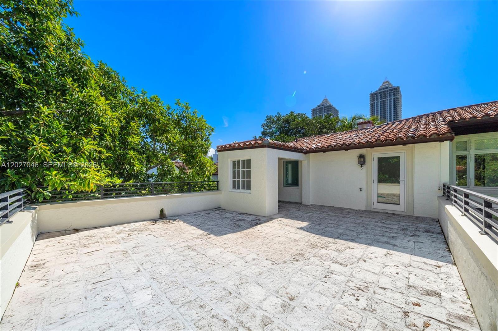 4731 Pine Tree Dr, Miami Beach FL 33140 photo 4