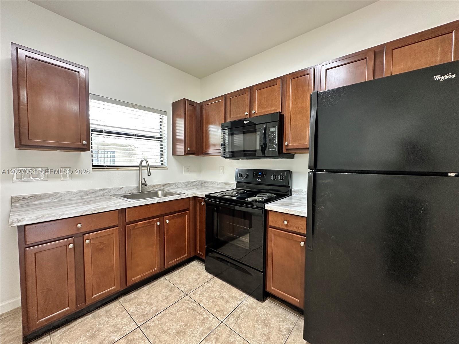 1035 NE 10th Ave # 1, Fort Lauderdale FL 33304 photo 2