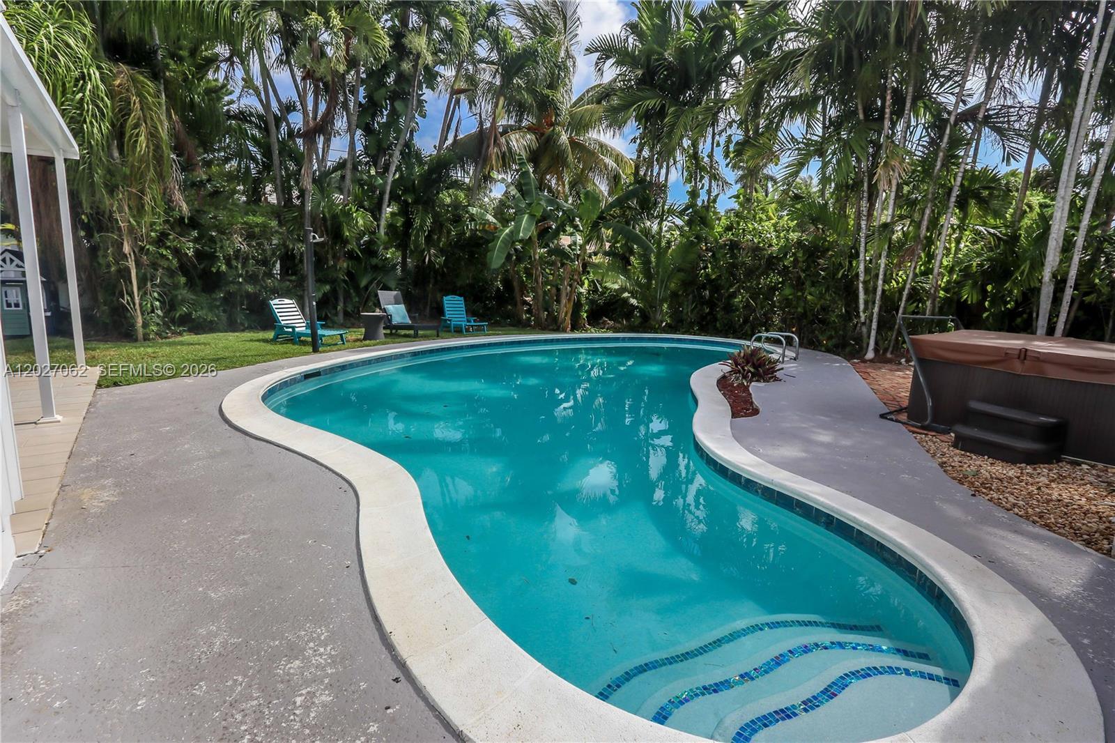 955 Van Buren St, Hollywood FL 33019 photo 2