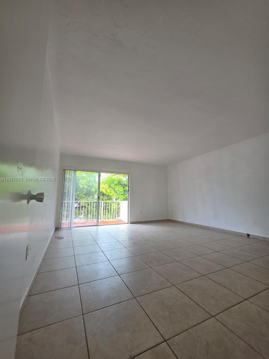 1175 Normandy Dr # 3B, Miami Beach FL 33141 photo 2