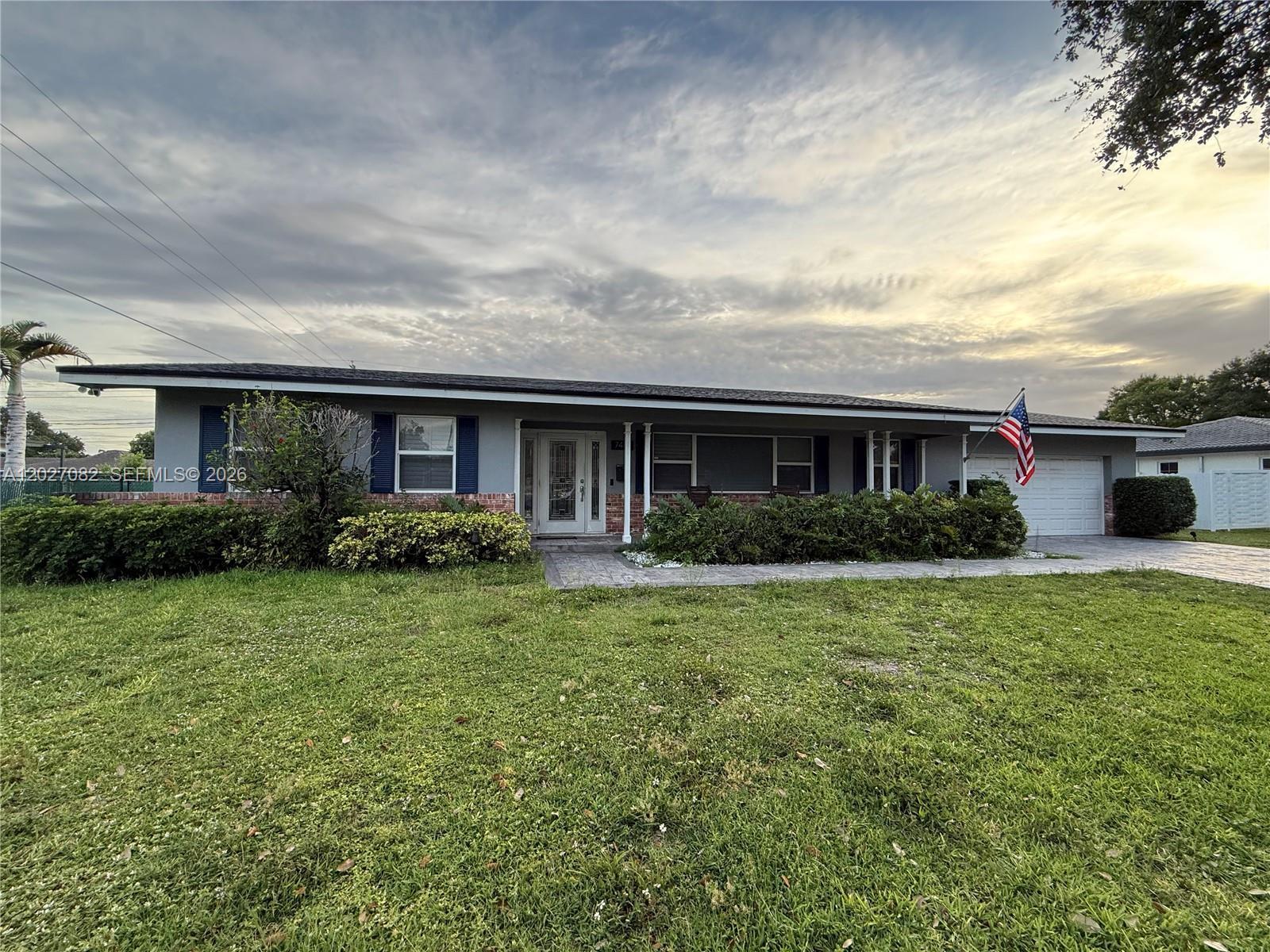 7461 NW 6th St, Plantation FL 33317