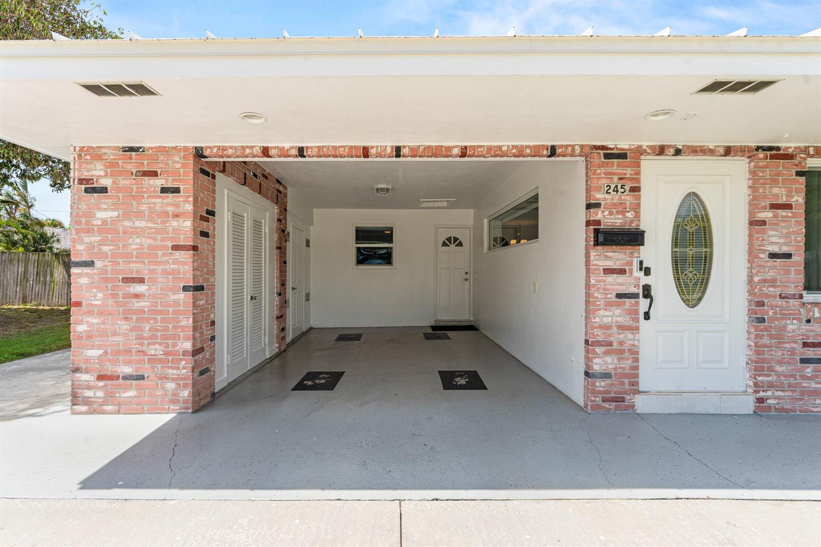 245 Greenbriar Drive, Lake Park FL 33403 photo 4