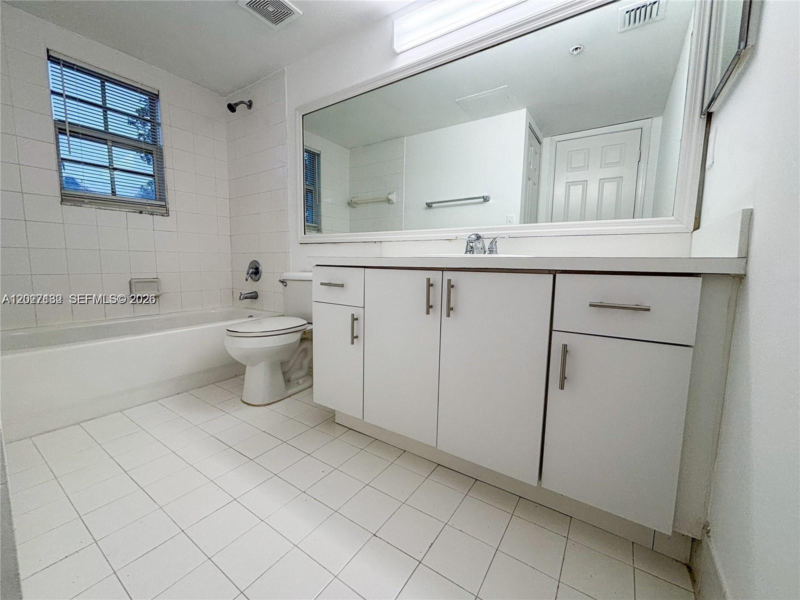655 SW 111th Way # 201, Pembroke Pines FL 33025 photo 5