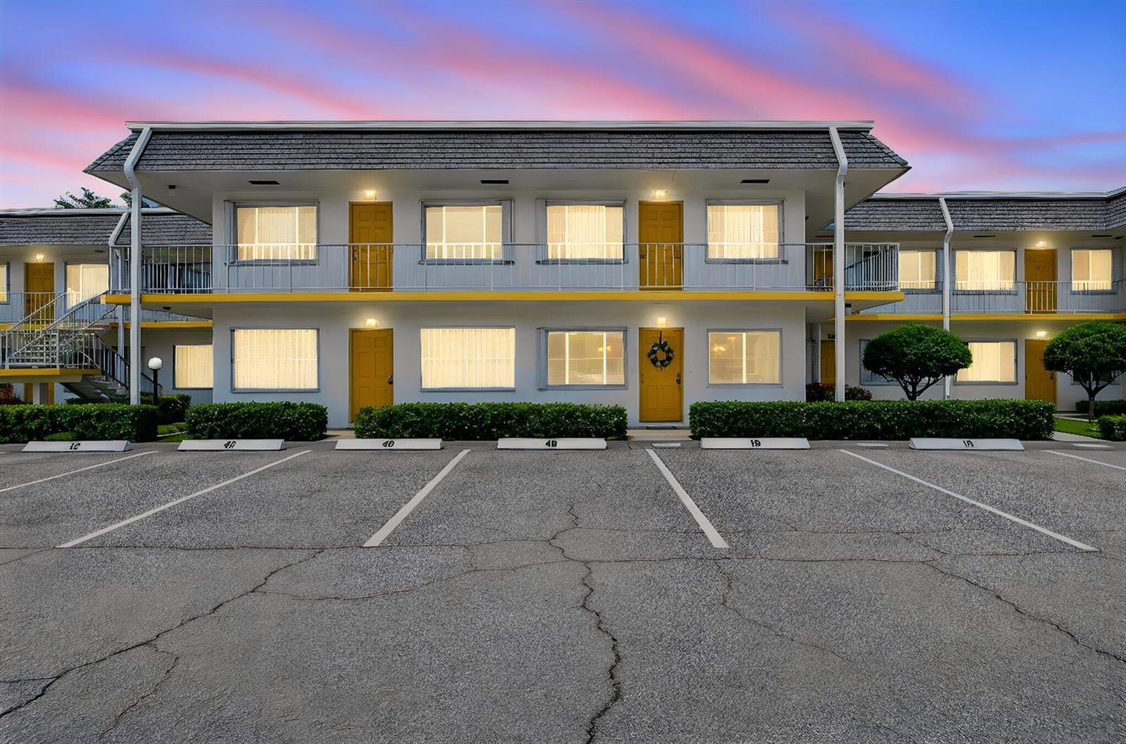 3240 Lake Osborne Drive Apt 104, FL 33461 photo 2