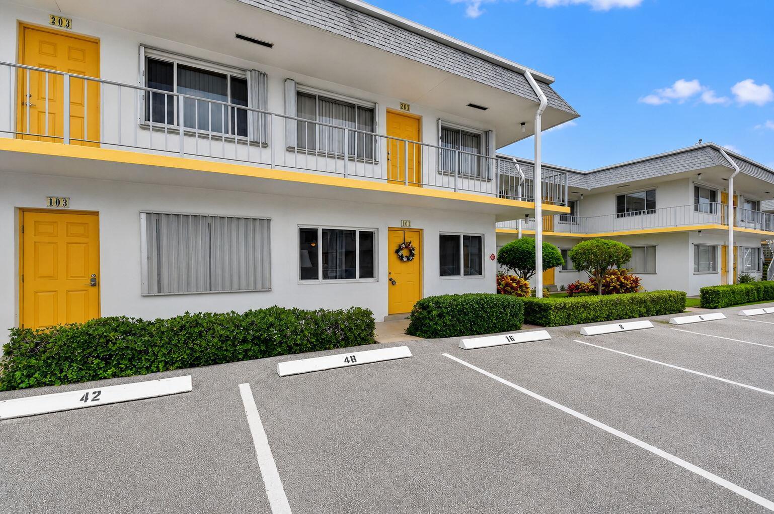 3240 Lake Osborne Drive Apt 104, FL 33461 photo 5