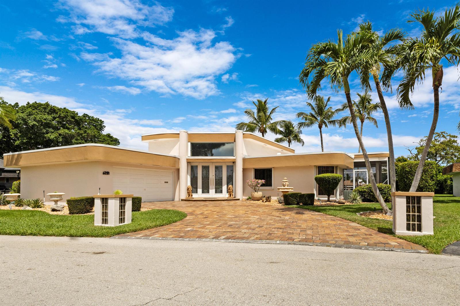 6201 Royal Poinciana Lane, Tamarac FL 33319