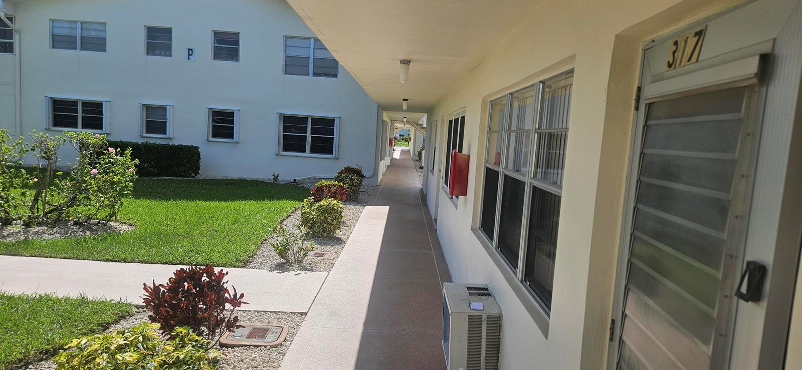 317 Northampton P, West Palm Beach FL 33417 photo 4