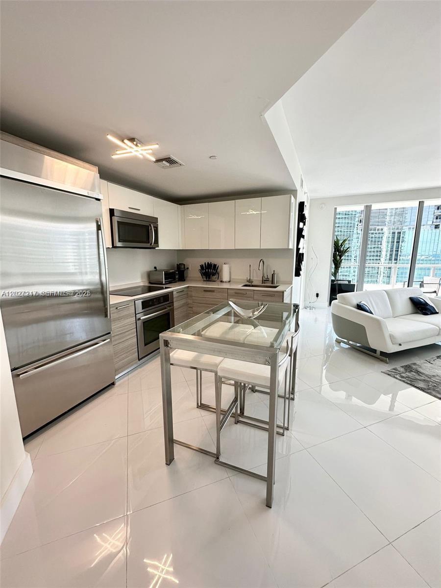 1300 Brickell Bay Dr # 3101, Miami FL 33131 photo 5